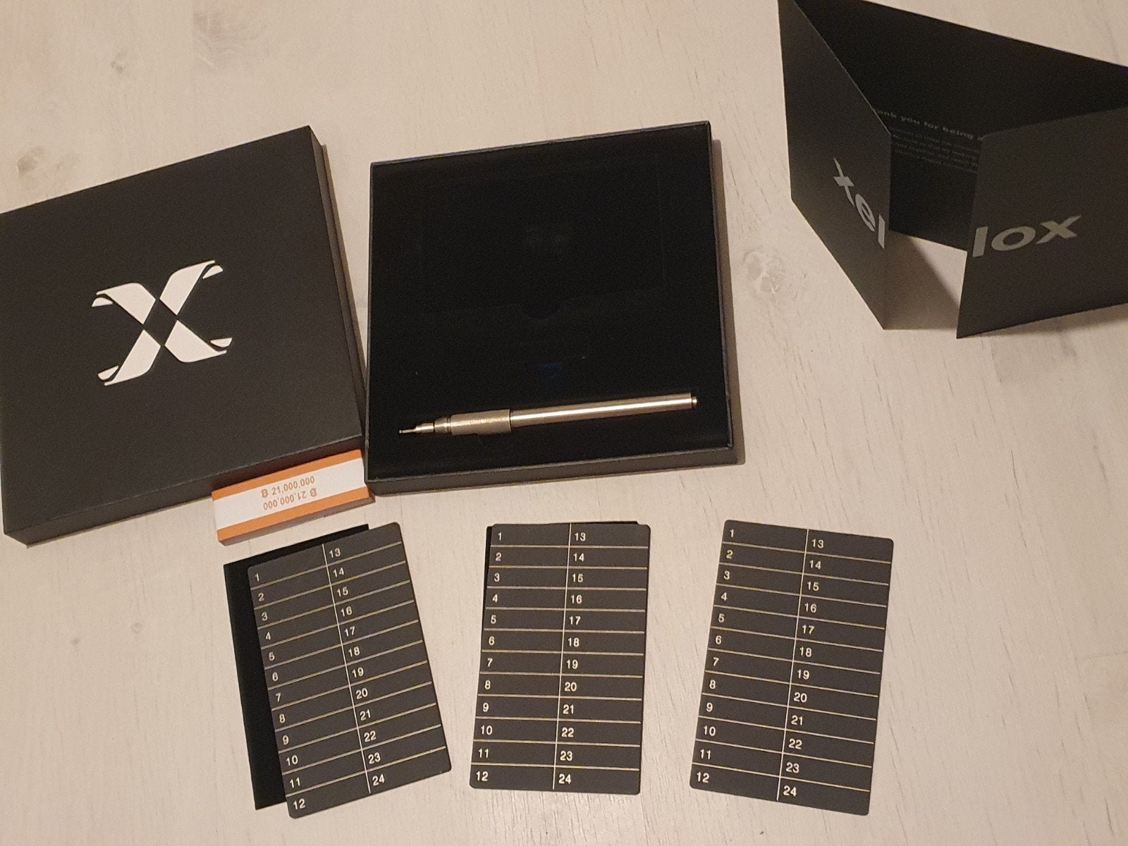 Sauvegarde de phrases Bitcoin Xellio (3 plaques et stylo à g, Enlèvement ou Envoi, Neuf