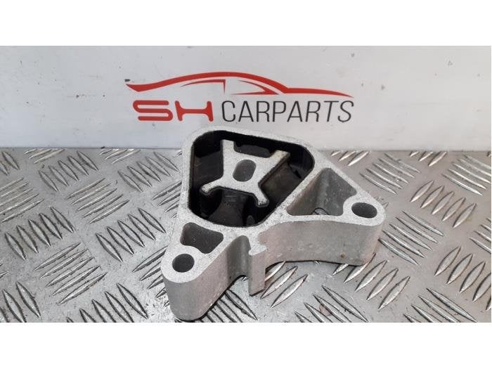 Support moteur d'un Mercedes CLA, Autos : Pièces & Accessoires, Suspension & Châssis, 3 mois de garantie, Utilisé, -, -