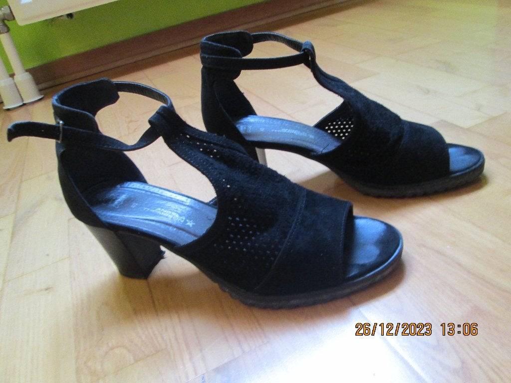 Sandales hautes noires en matière velours P : 40, Ophalen, Zwart, Sandalen of Muiltjes, Zo goed als nieuw