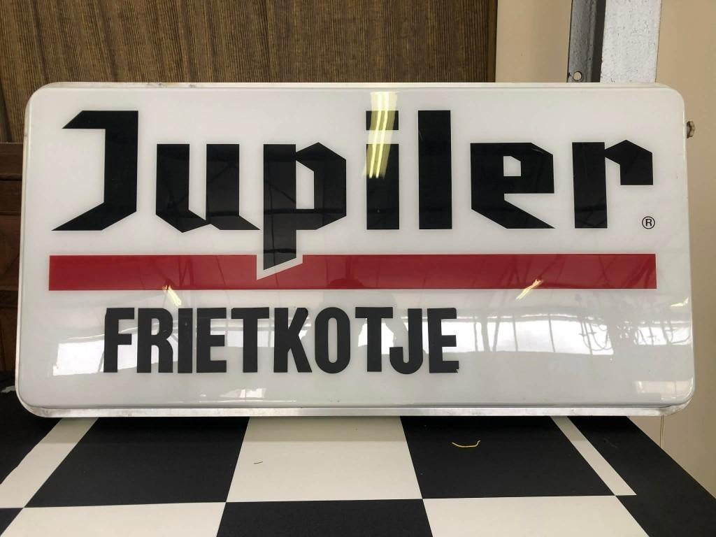 JUPILER lichtreclame, Ophalen