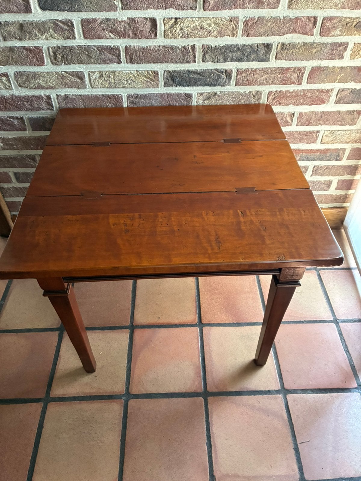 Kleine bijzettafel in kersenhout, Enlèvement, Comme neuf, Carré