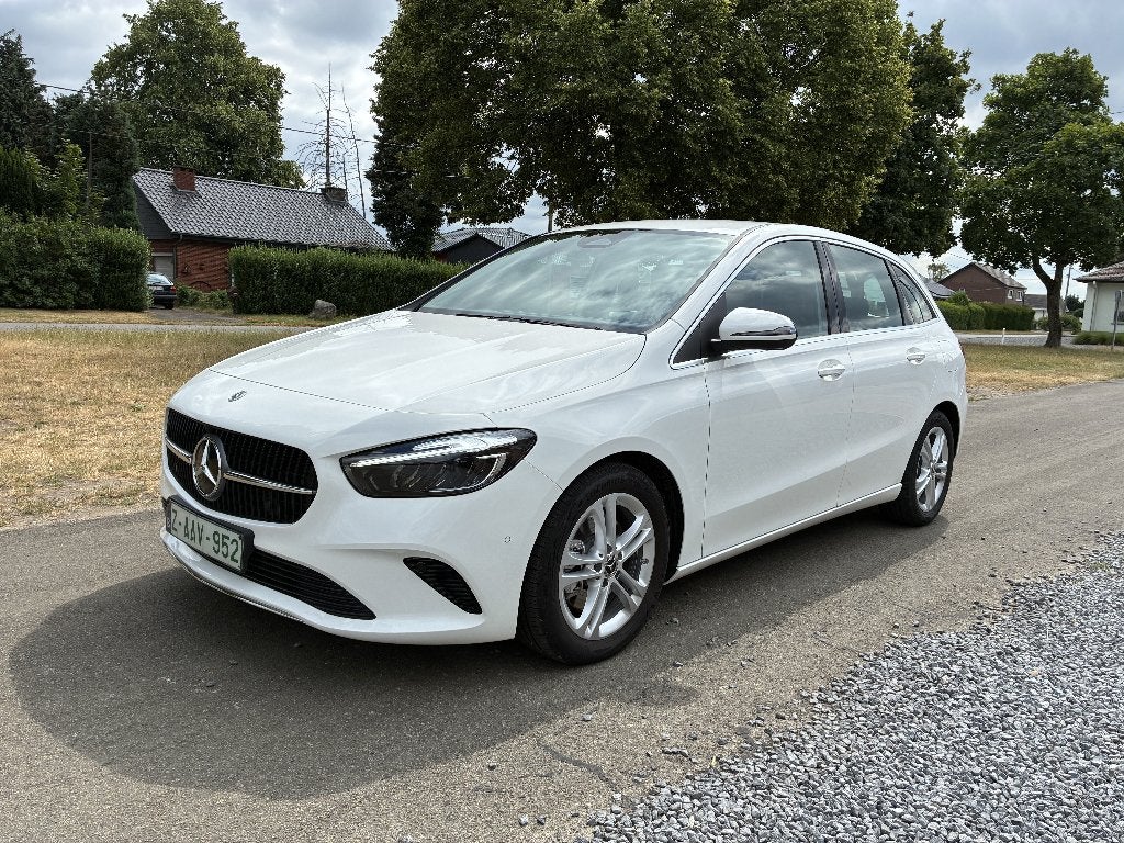 Mercedes B220  4Matic 4X4 // 2.0l Benzine // SLECHTS 7000 KM, Auto's, Automaat, https://public.car-pass.be/vhr/5b3f5ecf-860e-4f4d-bf92-f0ee9b677793