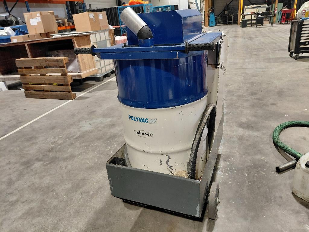 Aspirateur triphasé Vidanges eau-copeaux, Articles professionnels, Enlèvement ou Envoi