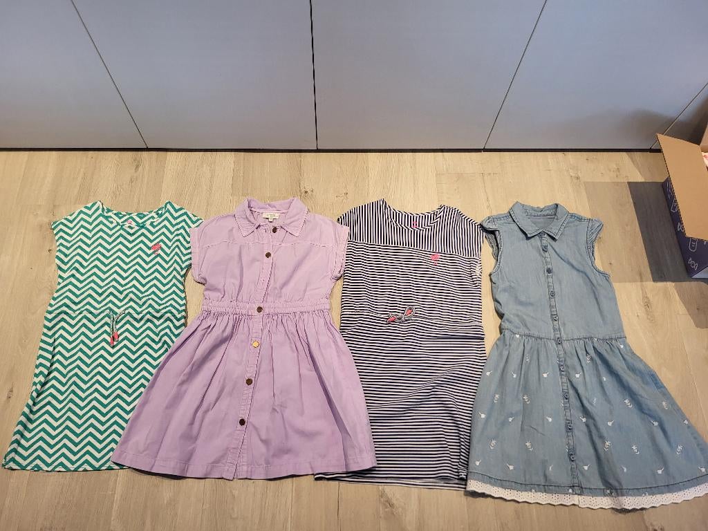 4 kleedjes maat 134, Enlèvement, Comme neuf, Fille, Robe ou Jupe