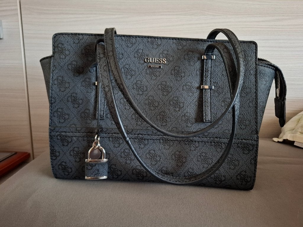 Sac à main Guess logo noir, Bijoux, Sacs & Beauté, Sacs | Sacs Femme, Enlèvement, Comme neuf, Noir, Sac à main