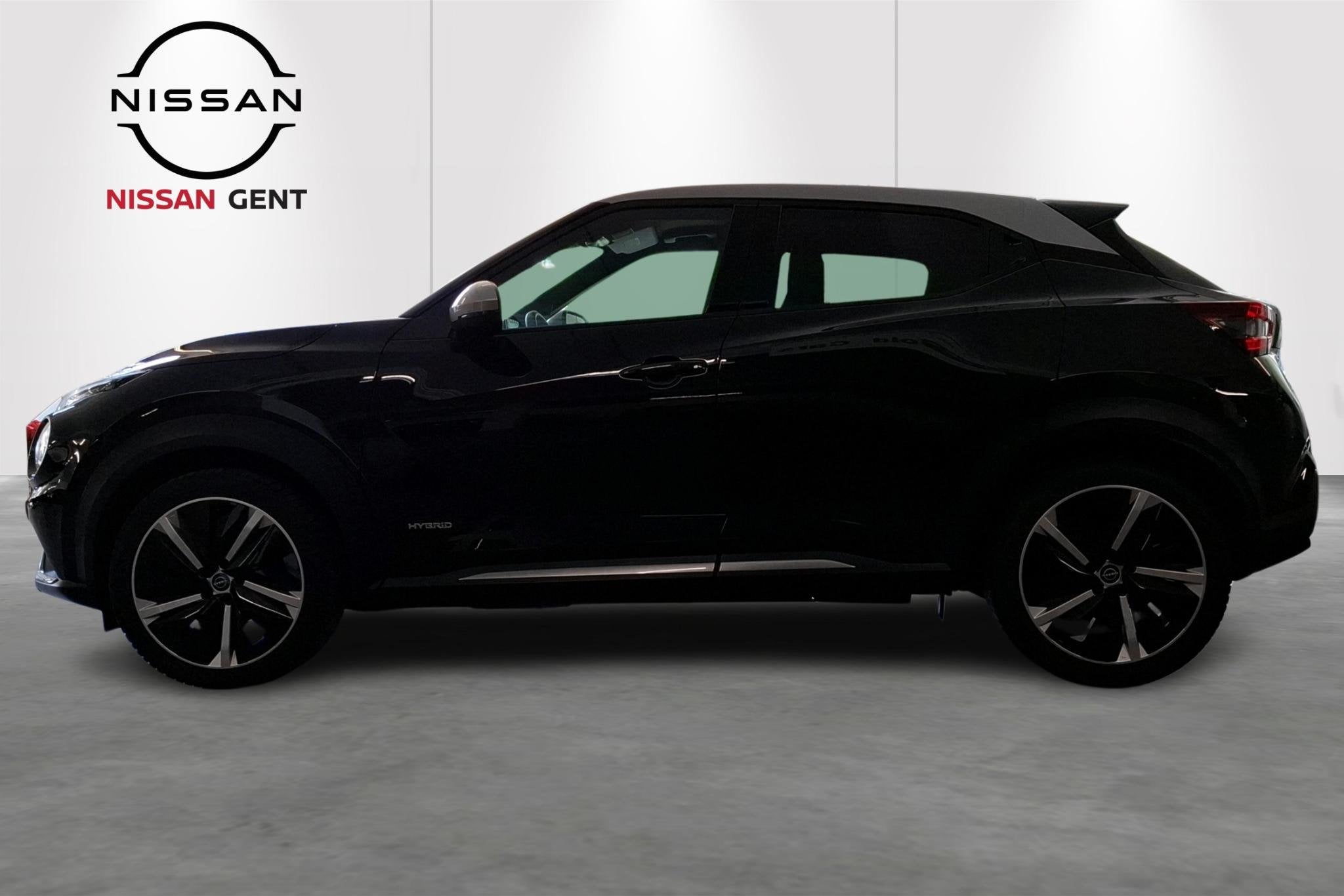 Nissan Juke 1.6 Hybrid 145 N-Design Automaat/Camera Achteraa, Auto's, Nissan, Stof, 750 kg, 1600 cc, Zwart