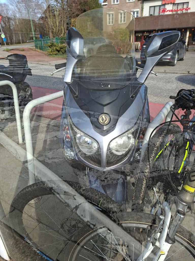 Scooter sym 125 gts  retour vol pour pièces ou a reparer, Vélos & Vélomoteurs, Scooters | SYM, Autres modèles, 125 cm³, Enlèvement
