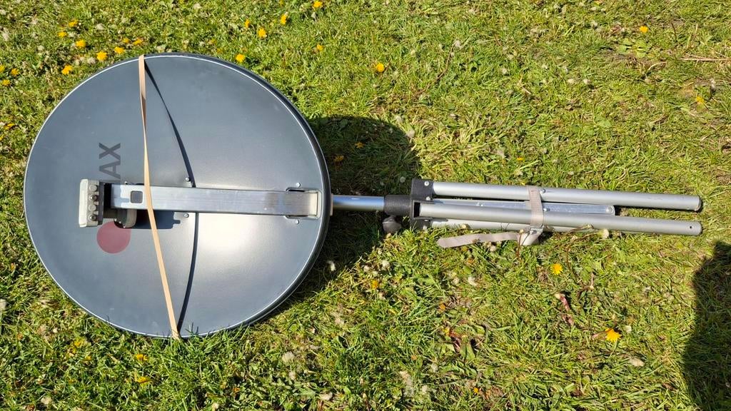 schotel op staander met ontvanger, Ophalen
