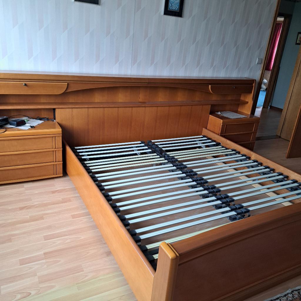 Slaapkamer weg wegens verhuizing naar rusthuis, Ophalen, Zo goed als nieuw, Tweepersoons, Klassieke modern