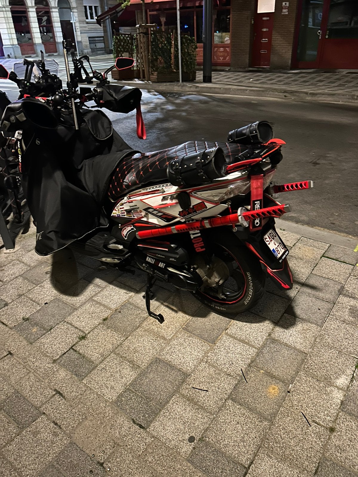 Je me sépare de mon scooter sans permis avec pas mal gadget, Enlèvement ou Envoi, Comme neuf