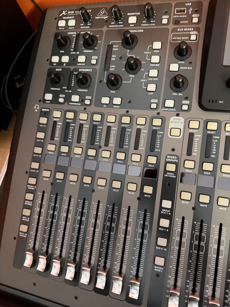 Behringer x32 compact, Ophalen, Zo goed als nieuw, 20 kanalen of meer