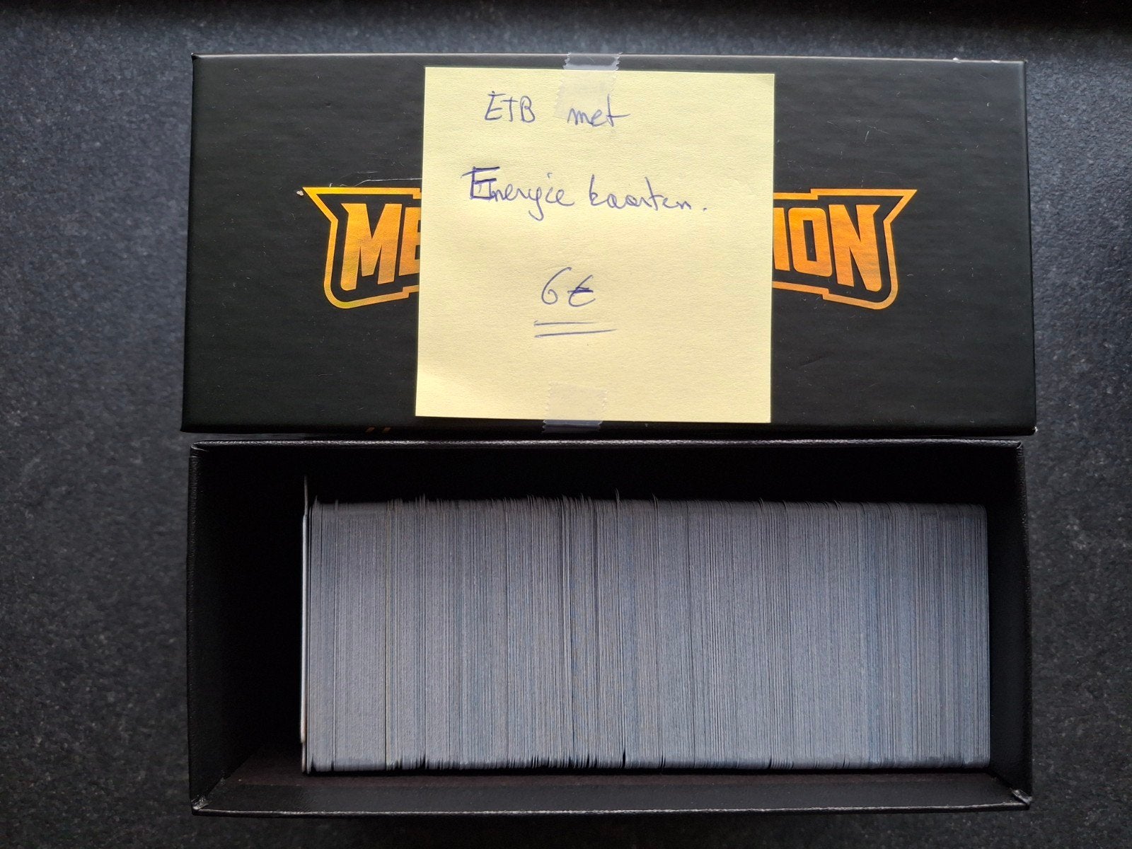 ETB rempli de cartes Pokémon Energy, Enlèvement ou Envoi