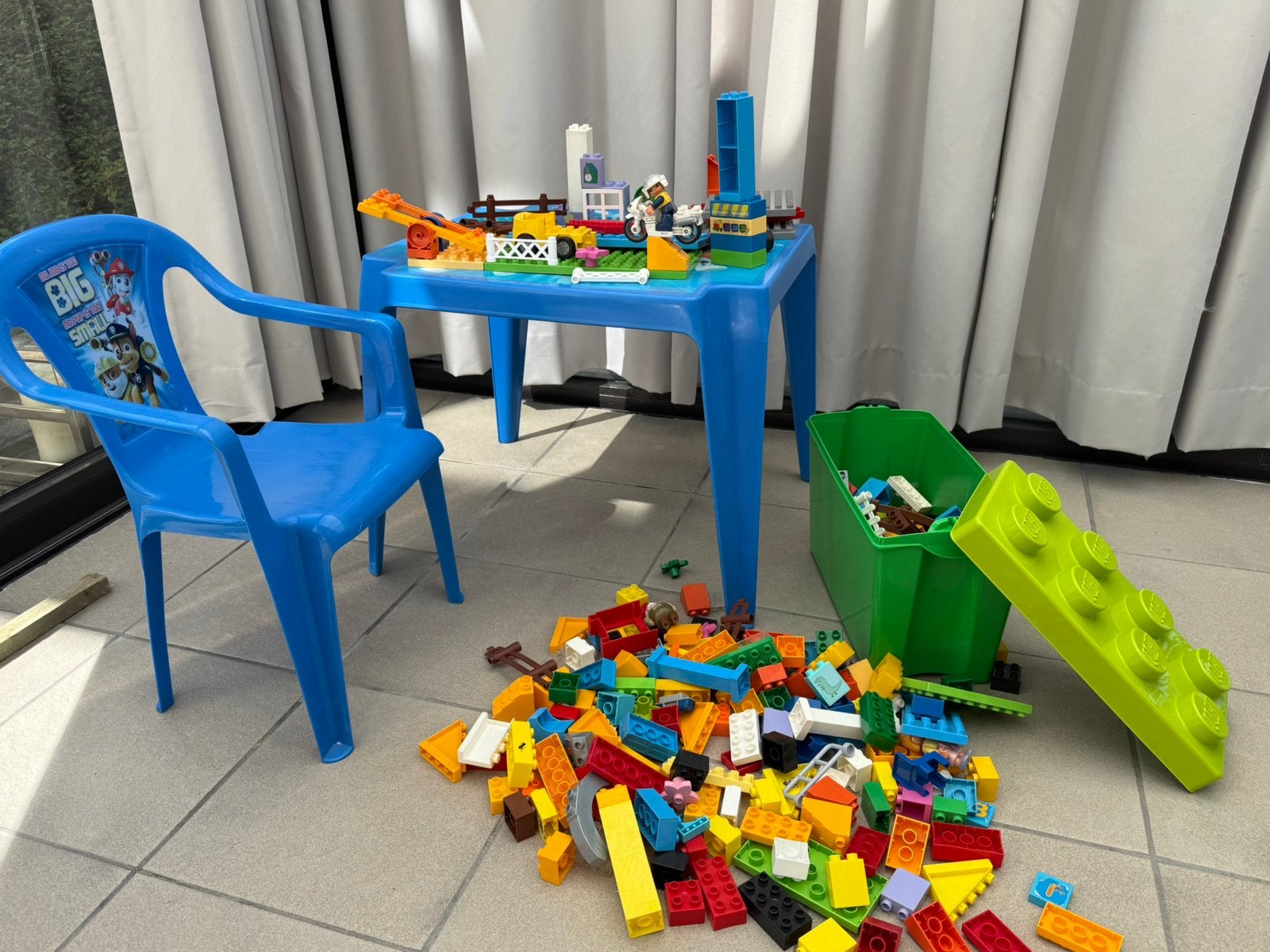 Tafel en stoeltje van Pawpatrol en andere spullen, Kinderen en Baby's, Ophalen, Zo goed als nieuw