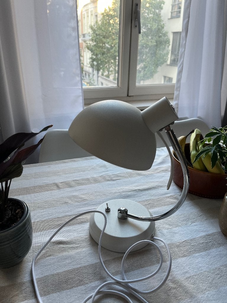 Witte moderne lamp, Huis en Inrichting, Ophalen, Bureaulamp, E14 (klein), Nieuw