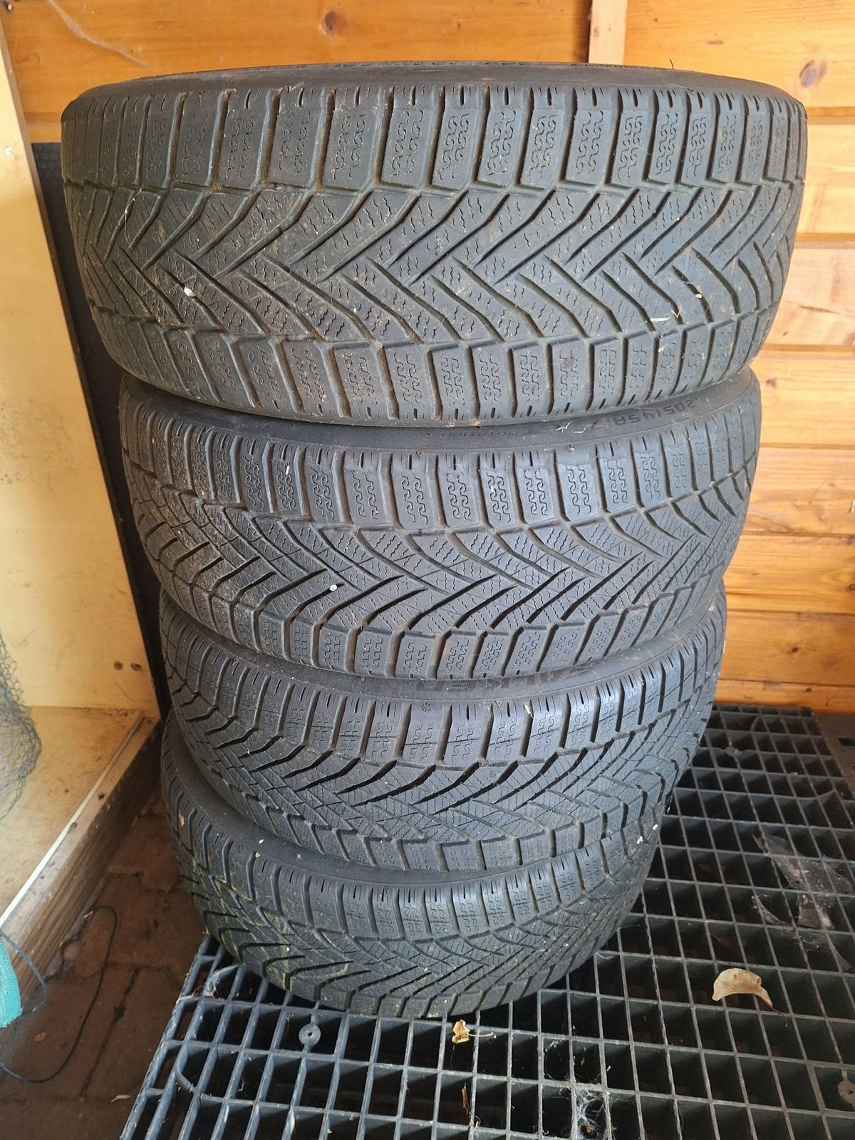Pneus hiver 205/45R17, Enlèvement, Pneus hiver, Pneu(s)