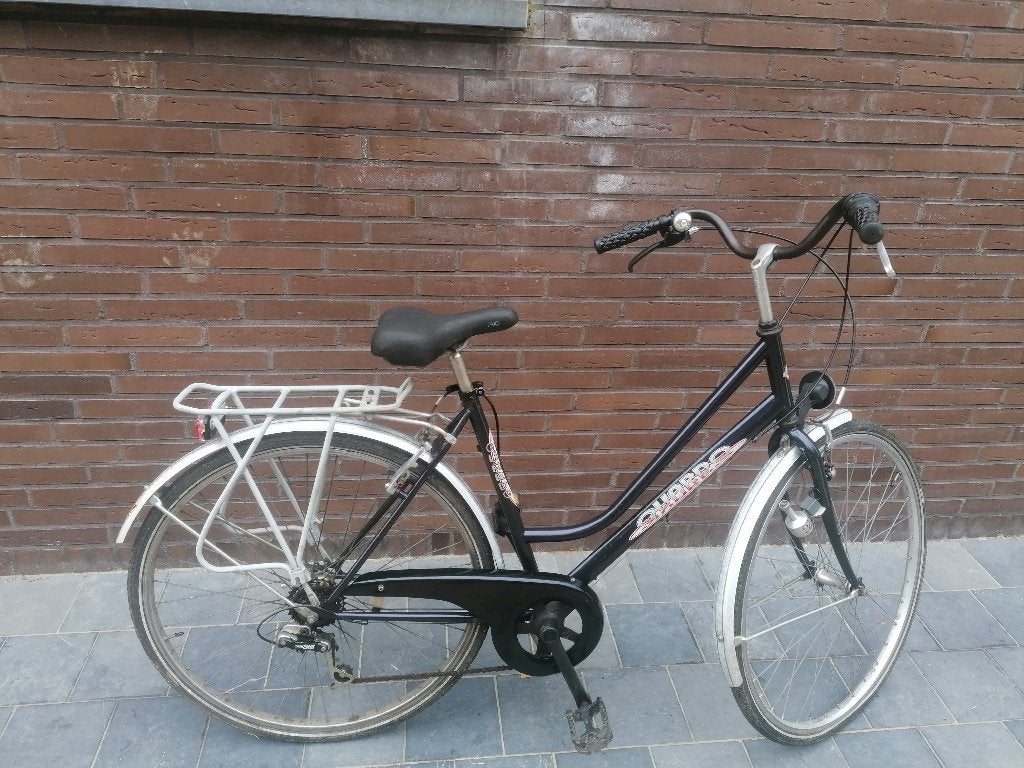 Damesfiets in goede staat, Ophalen