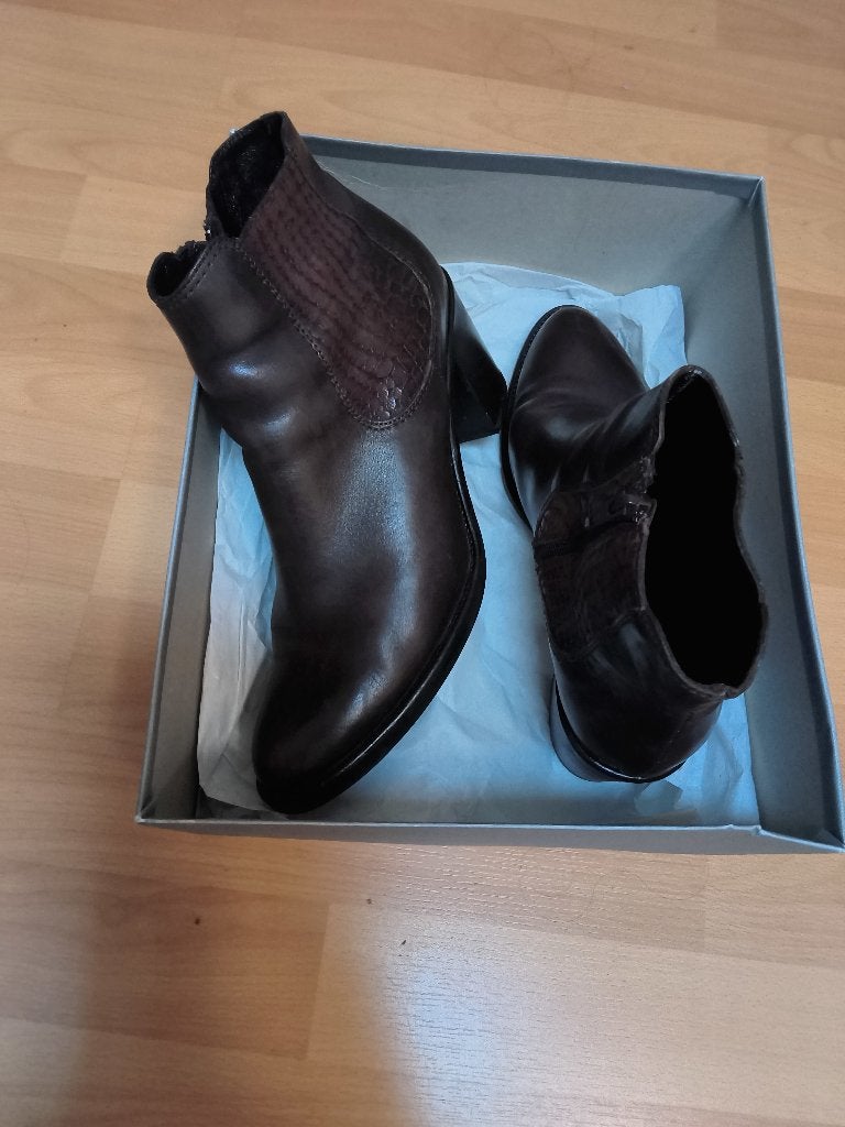 Lot de bottines en cuir, Enlèvement ou Envoi, Boots et Botinnes, Porté, Autres couleurs