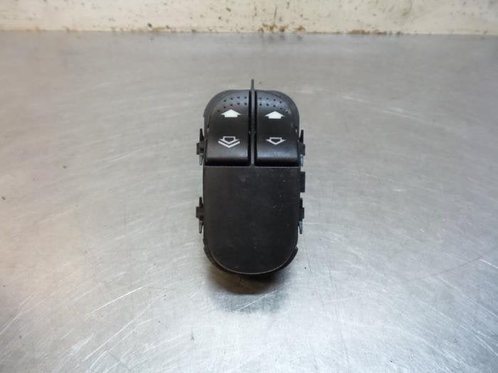Elektrisch Raam Schakelaar van een Ford Focus (Focus 98-), Auto-onderdelen, Gebruikt, -, -, Ophalen of Verzenden