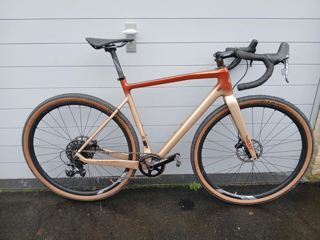 Velo gravel megamo