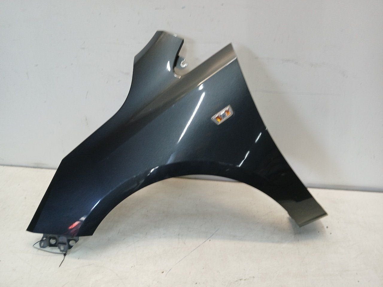 Spatbord links voor Opel Corsa, Autos : Pièces & Accessoires, Onderdelen@venauto.nl, Van der Ven Autorecycling B.V., Ettenseweg 76, 4706 PB Roosendaal, The Netherlands