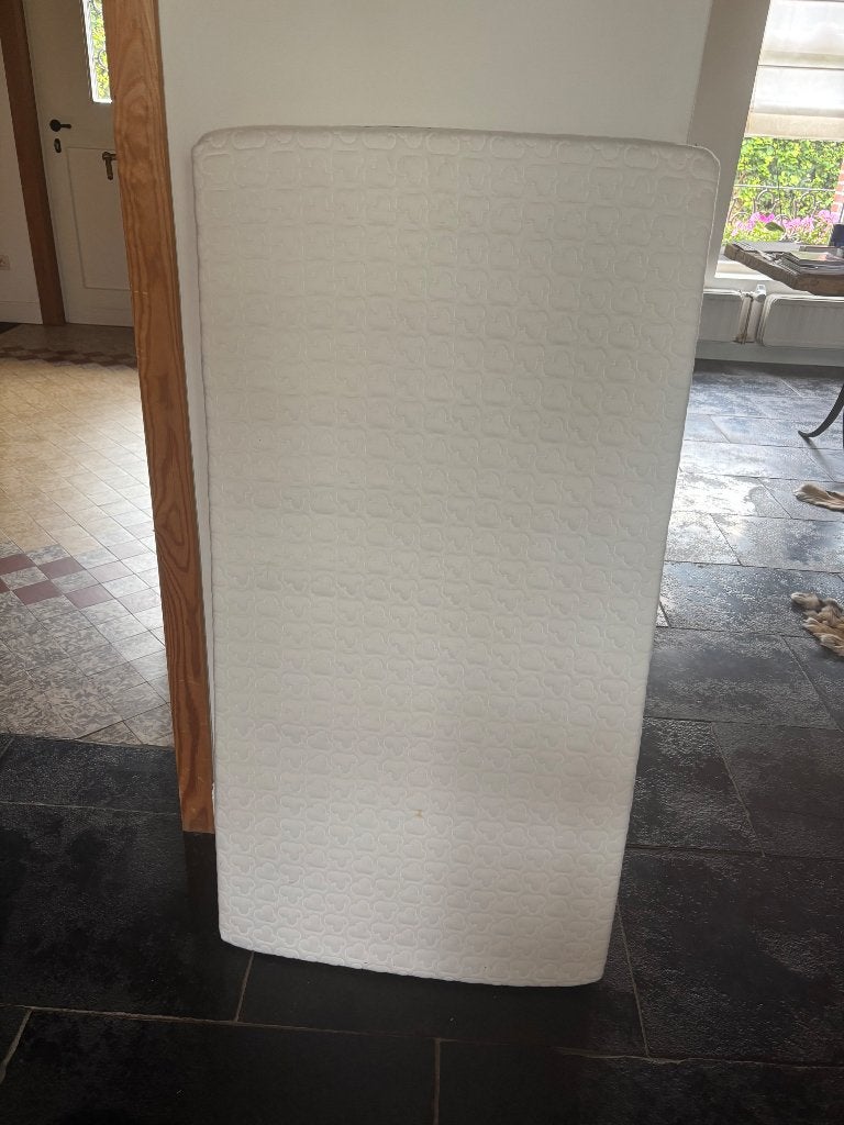 Matras en matrasbeschermer voor babybed kinderbed, Ophalen, Zo goed als nieuw, Minder dan 140 cm, Matras