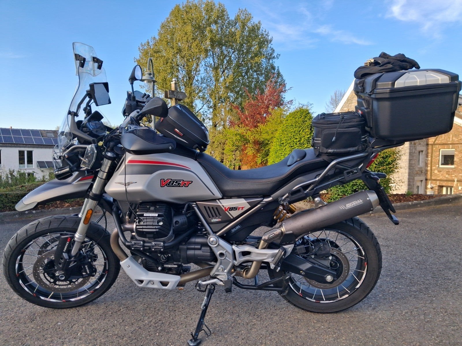 full option Guzzi V85tt  travel 2024, 12000km, Particulier, ABS