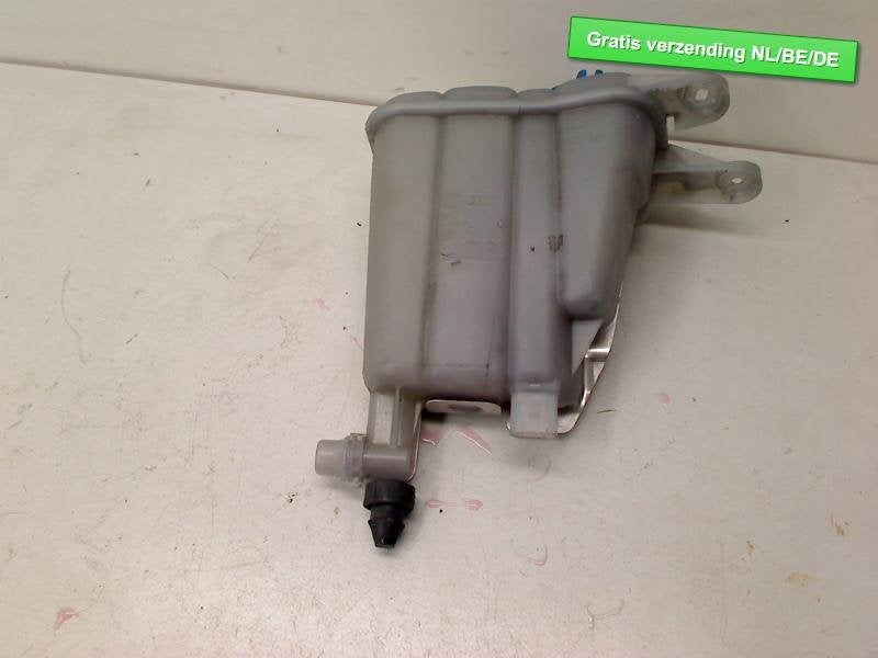 VASE D'EXPANSION Audi A4 Avant (B8) (8K0121405A), Auto-Union-Straße  1,
85057  Ingolstadt, DE, Info@audi.de, Audi, Utilisé