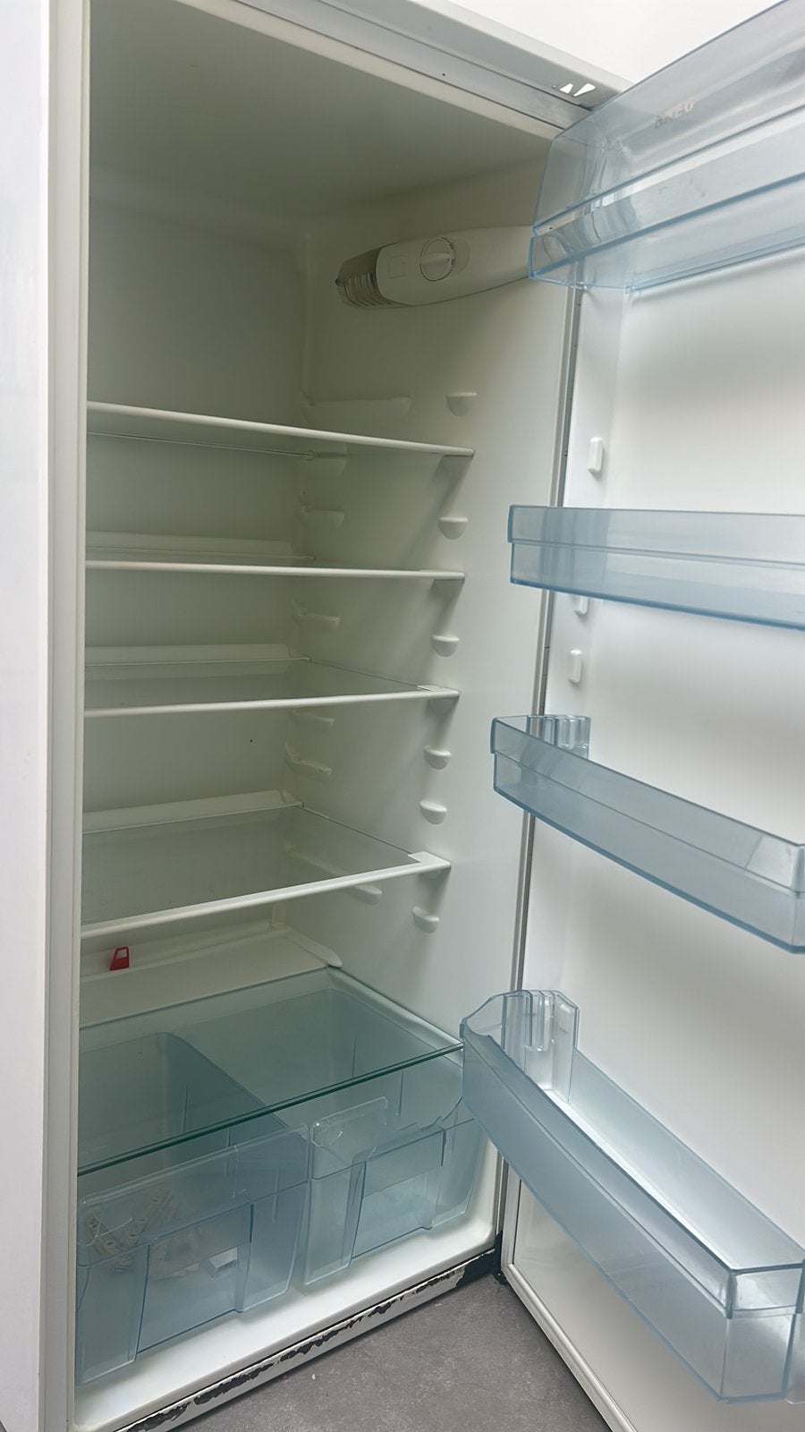 AEG Inbouwkoelkast, Elektronische apparatuur, Ophalen, 150 tot 200 liter, 140 tot 160 cm, 45 tot 60 cm