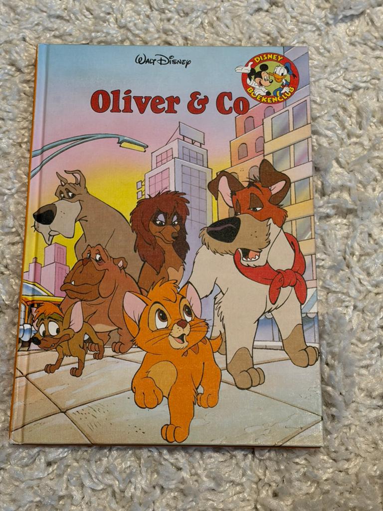 Disney boekenclub - Oliver & Co, Ophalen of Verzenden, Gelezen, Jongen of Meisje, Fictie algemeen