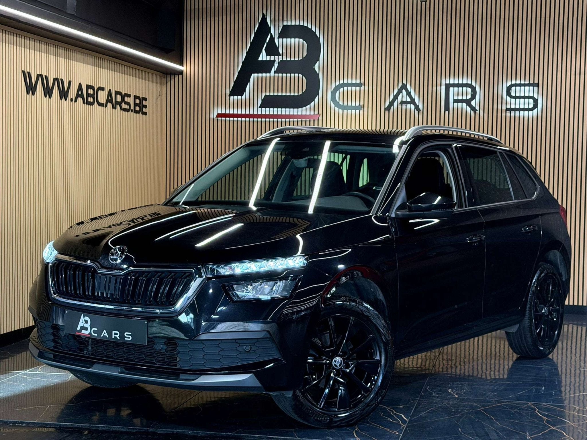 Skoda Kamiq 1.0 TSI Style DSG * GARANTIE 12 MOIS *, Auto's, Skoda, Automaat, Stof, Gebruikt, Zwart