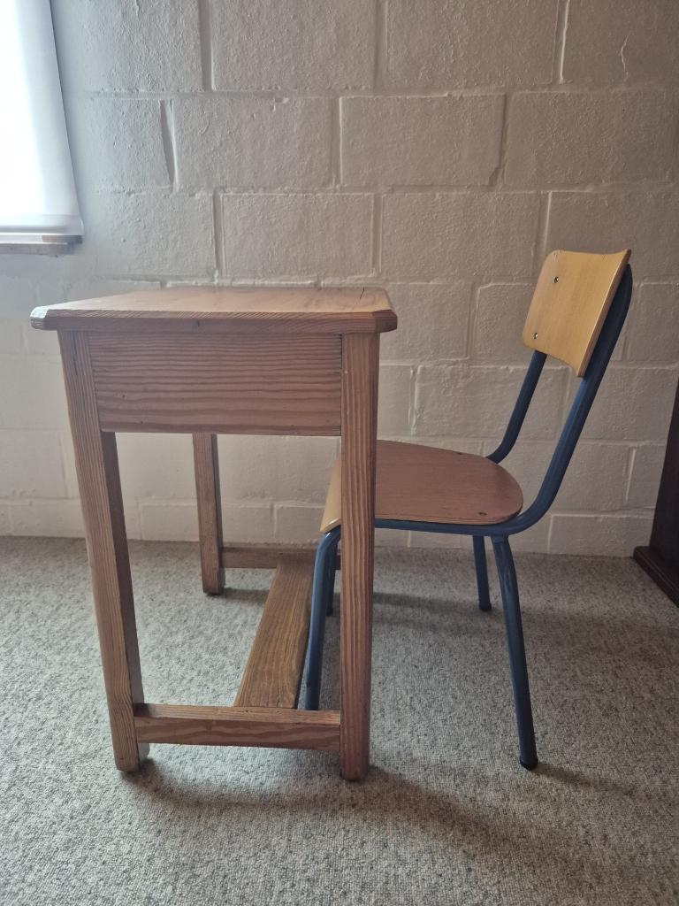 houten kleuterbureautje, Ophalen, Gebruikt, Tafel(s) en Stoel(en)