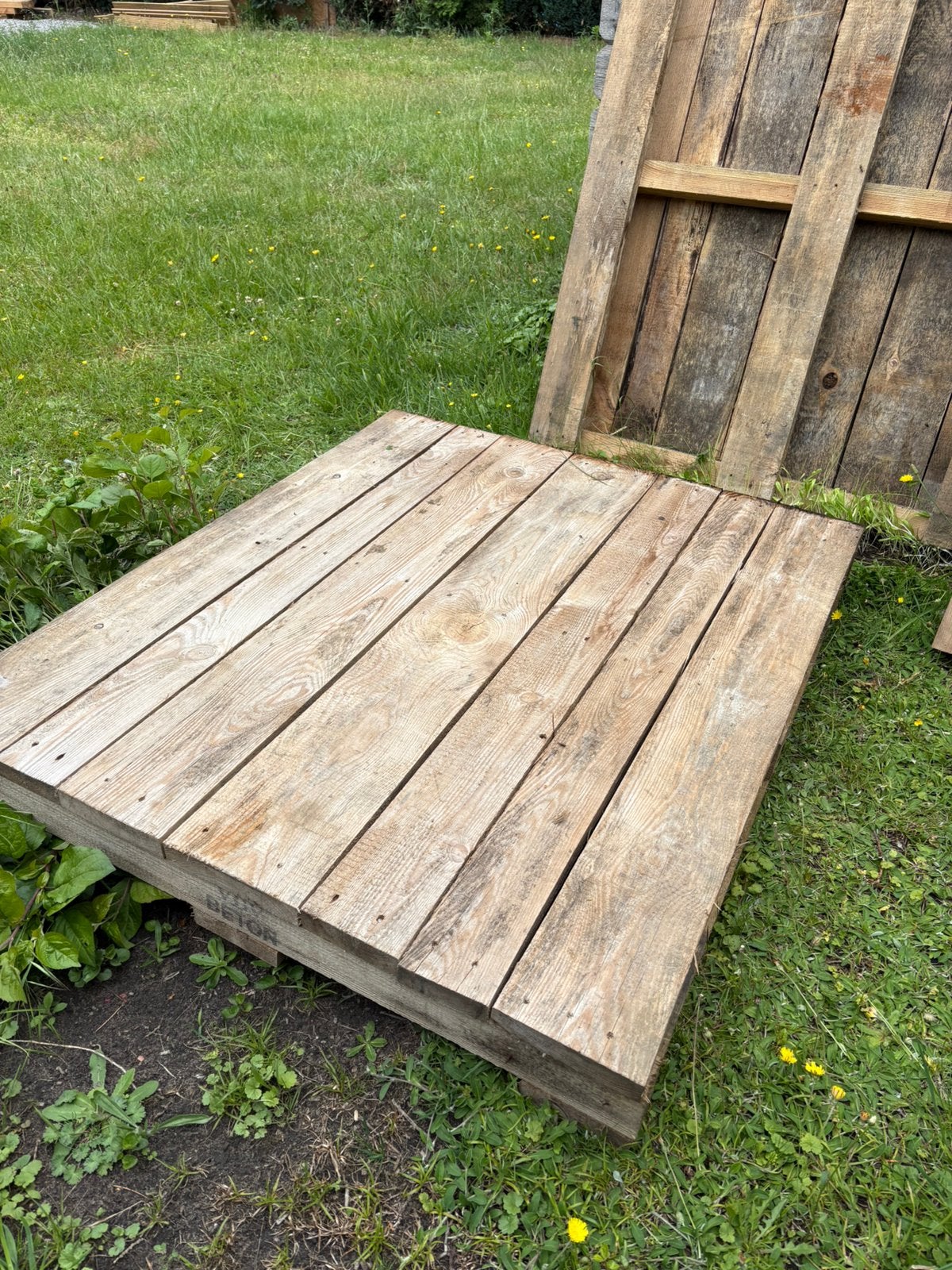 Palettes vdv beton, Bricolage & Construction, Bois & Planches, Enlèvement, Comme neuf