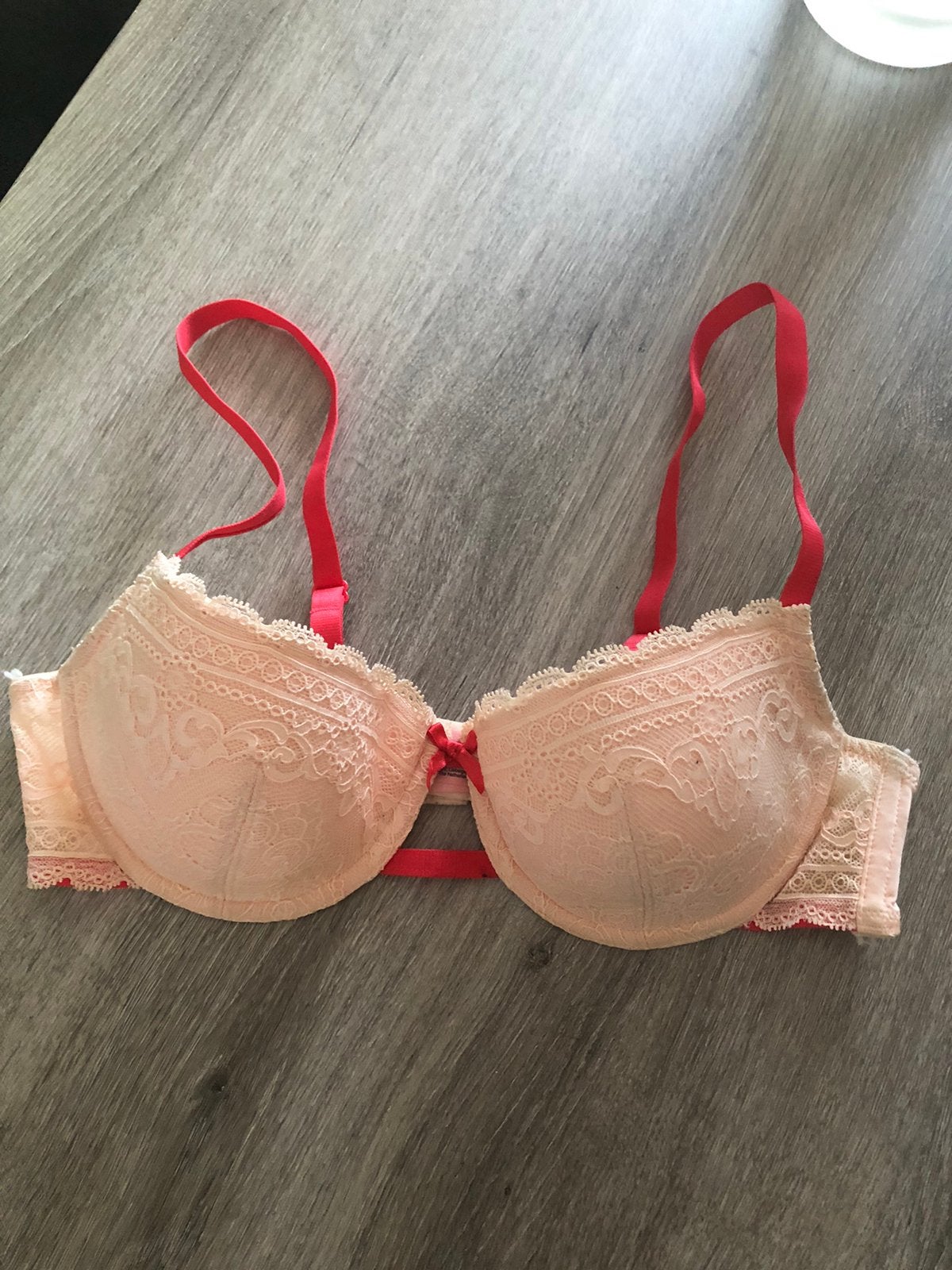 Zalmkleurige beha Hunkemöller maat 80B, Kleding | Dames, Ondergoed en Lingerie, Ophalen