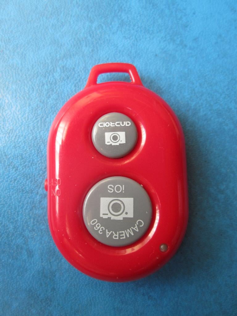 Télécommande Bluetooth Selfie pour téléphone (ROUGE) neuve, Télécoms, Téléphonie mobile | Accessoires & Pièces, Enlèvement ou Envoi