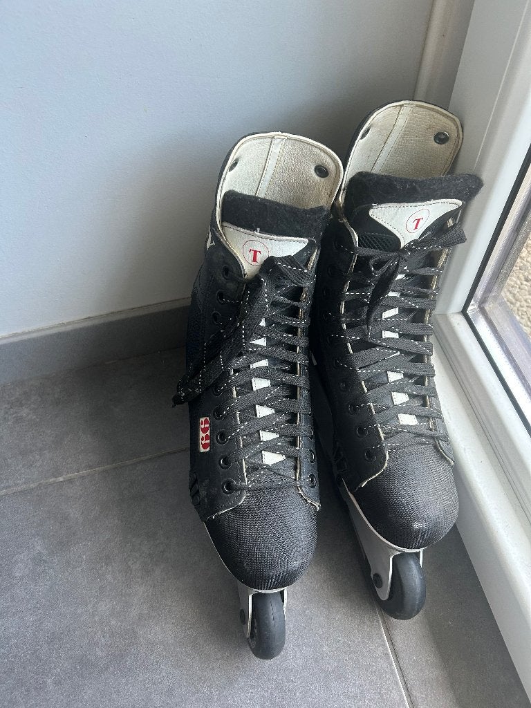 Rollers pro hockey, Sports & Fitness, Enlèvement, Utilisé, Rollers 4 roues en ligne, Autres marques