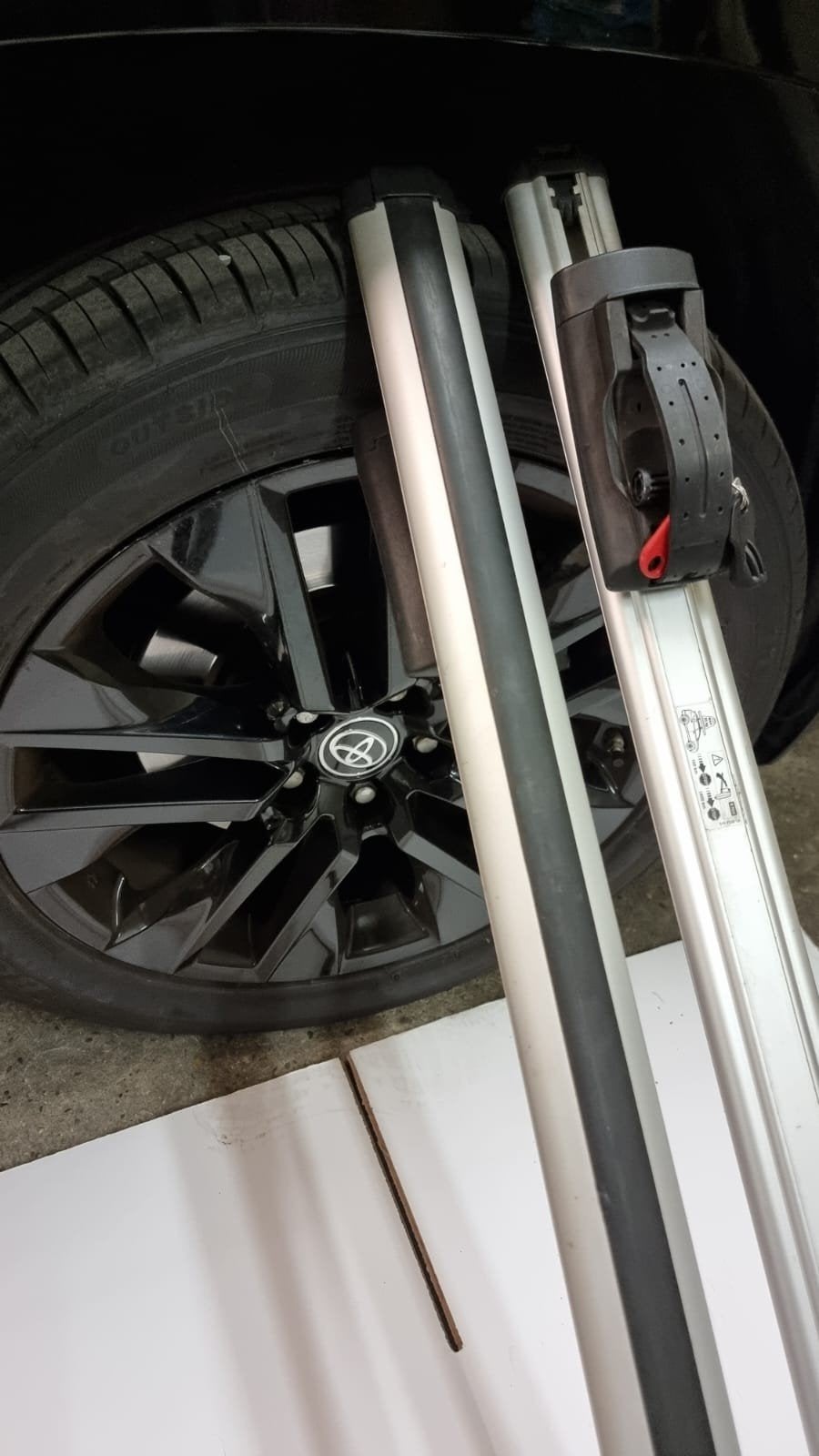 Barre de toit Toyota, Enlèvement, Comme neuf