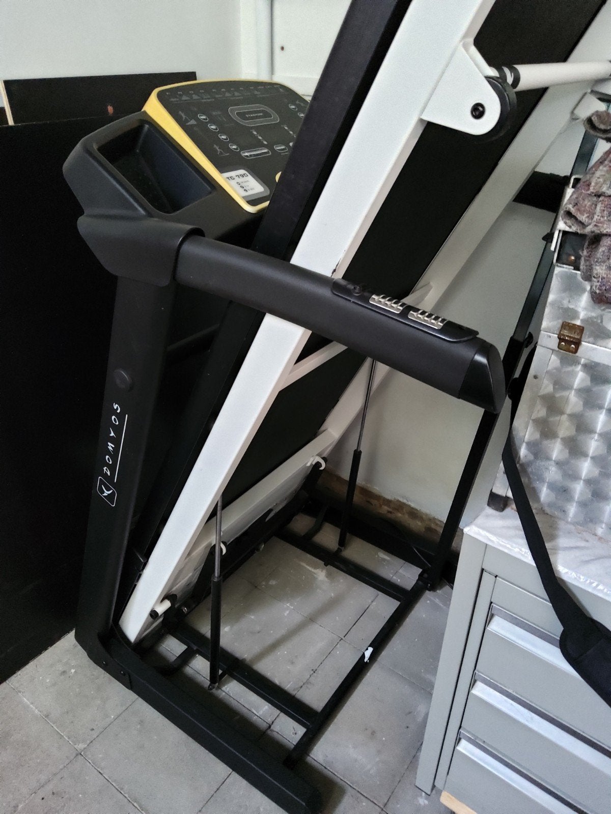 TC-790 Domyos, Enlèvement