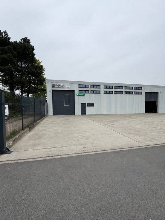 Dépôt + Bureau 470m² - bureaux & showroom – HAUTS SART, Immo, Overige soorten, Via bemiddelaar, Herstal, Luik (stad)