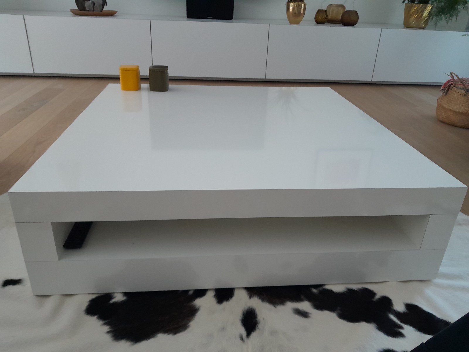 witte salontafel op wielen, Huis en Inrichting, Ophalen, Gebruikt, Vierkant, 5 – 50