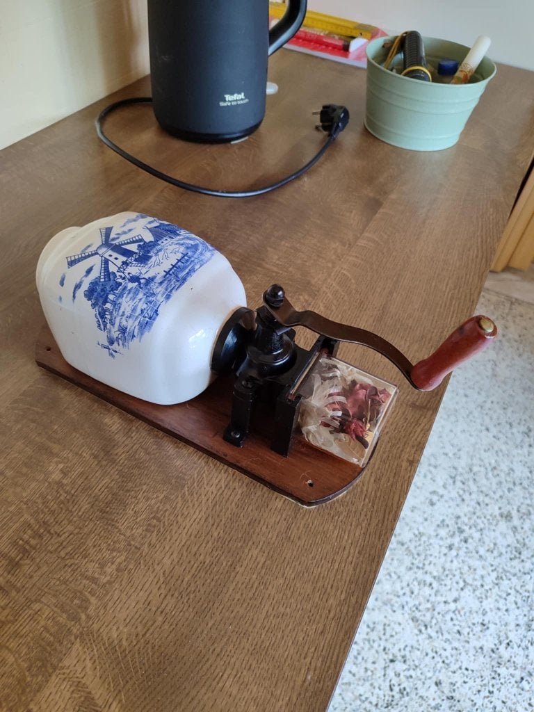 Moulin à café, Ophalen