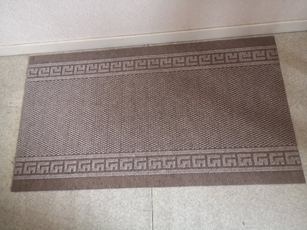 Bruin smal Tapijt 63 x 113 cm, Huis en Inrichting, Stoffering | Tapijten en Vloerkleden, Ophalen, Bruin