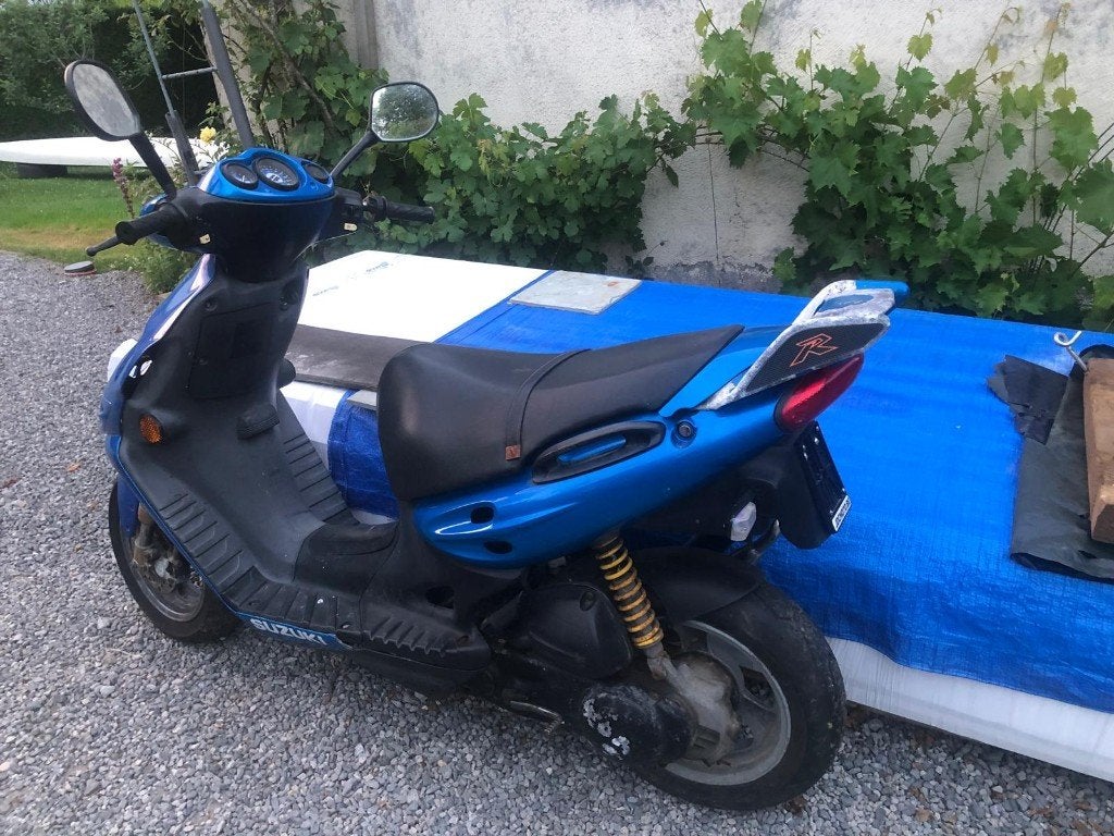 Suzuki Katana AY50 scooter, Motoren, Motoren | Suzuki, Particulier, Scooter, 11 kW of minder, 1 cilinder, Automaat, Occasion, Ophalen