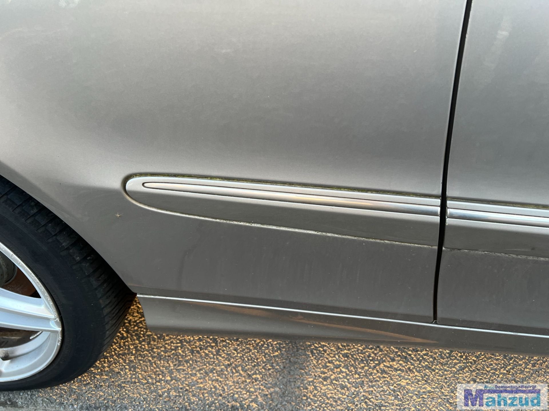 MERCEDES CLK W209 Bruin / brons C723 rechts sierstrip 2002-2, Gebruikt, Mercedes-Benz AG, Mercedes-Benz, Mercedesstrasse 120
70372  Stuttgart, DE