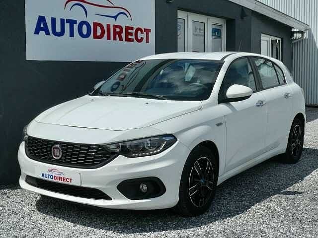 Fiat Tipo 1.4i Lounge Navi, Airco, Bluetooth, PDC, Parkeersensor, Wit, Bedrijf, 93 pk