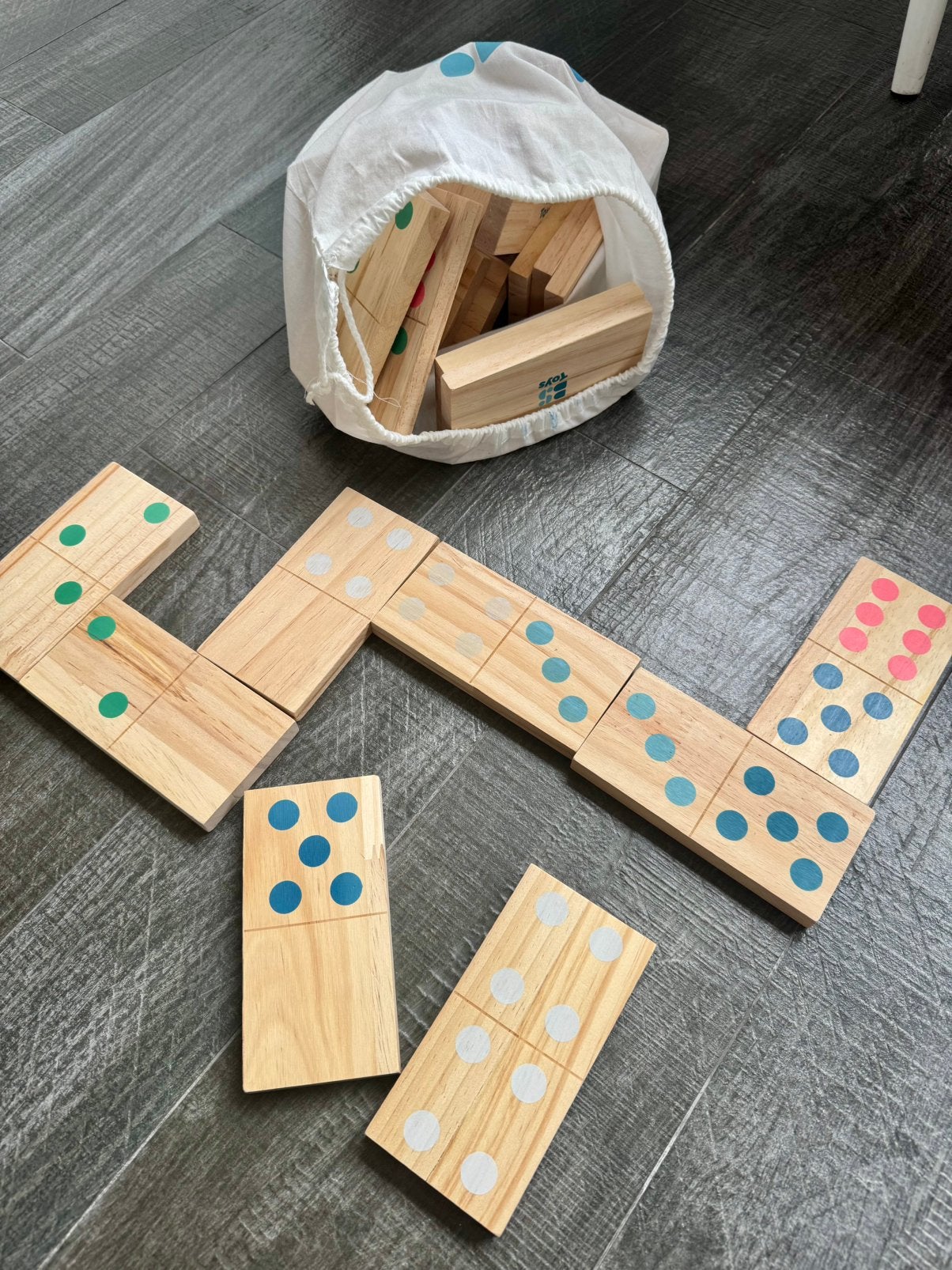 Dominos Geants en Bois (BS TOYS), Enfants & Bébés, Jouets | Jouets en bois, Enlèvement, Comme neuf