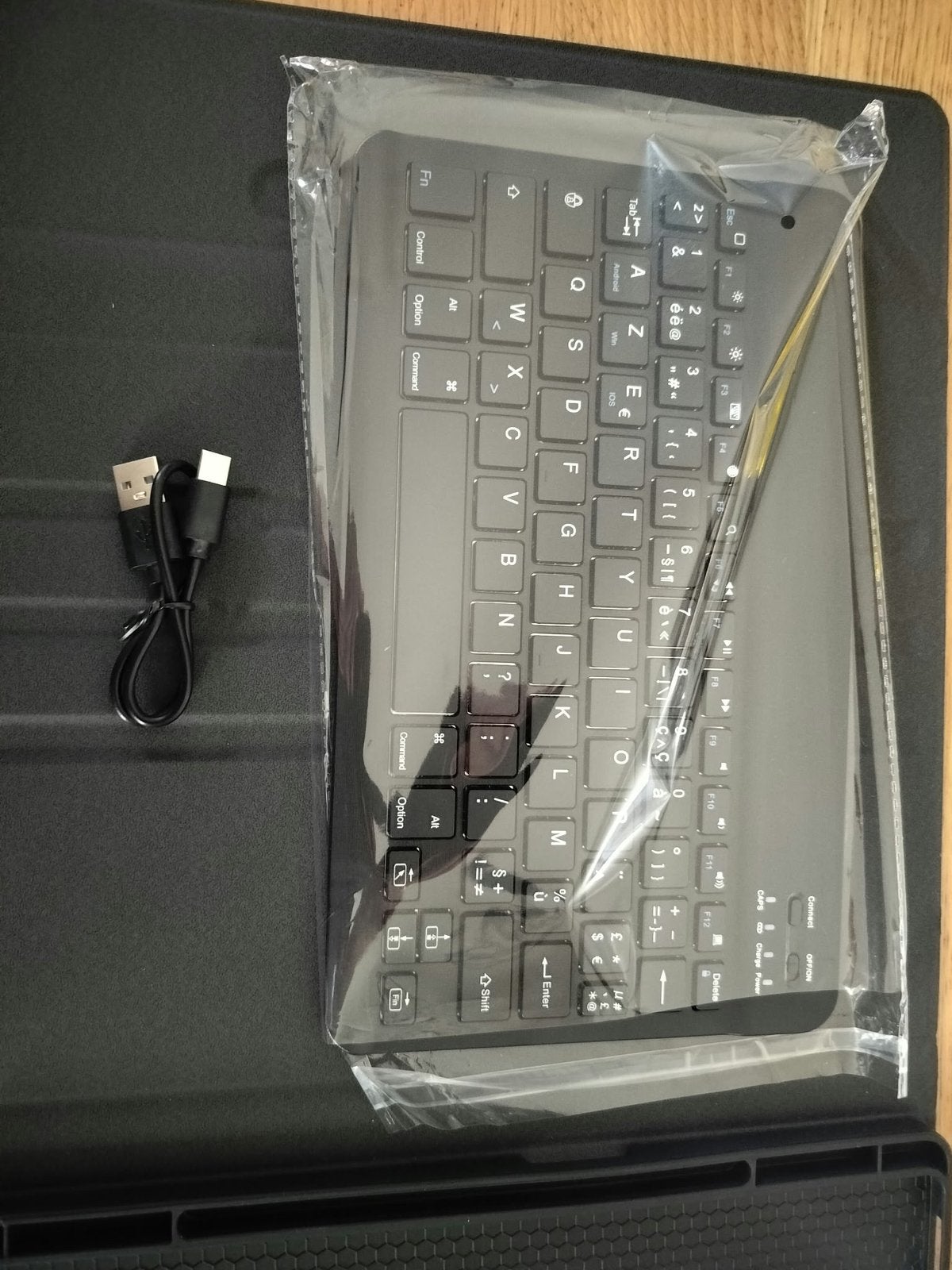 Samsung Galaxy tab s10+/ s9 fe+/ s9+ azerty (just in case), Enlèvement ou Envoi, Azerty, Comme neuf