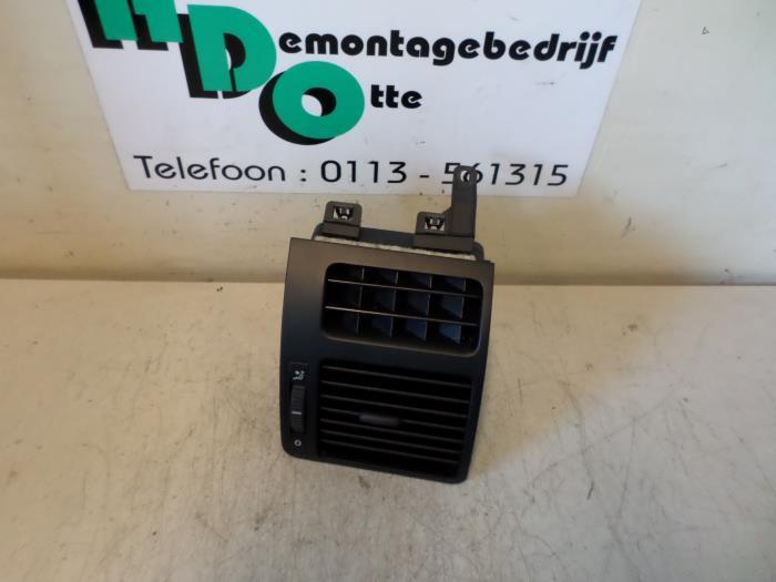 Luchtrooster Dashboard van een Volkswagen Touran (Touran 03-, Gebruikt, -, Volkswagen, -