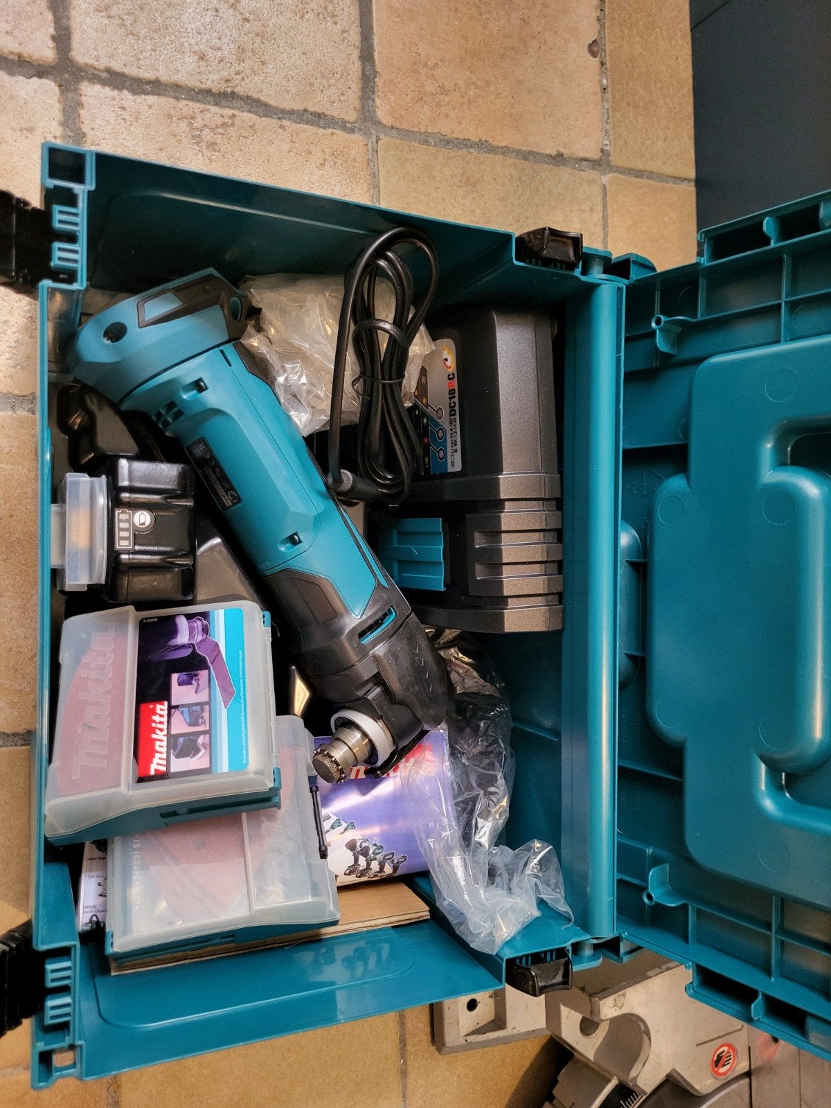 Makita DTM51RTJX3 18V 5.0Ah Een draadloos multifunctioneel g, Ophalen, Nieuw, Multitool, Makita