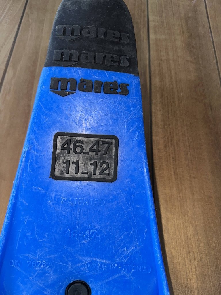 Duikvinnen (lang, gesloten hiel) Marés maten 46-47 en 38-39, Watersport en Boten, Duiken, Ophalen of Verzenden, Gebruikt, Zwem- of Duikvliezen