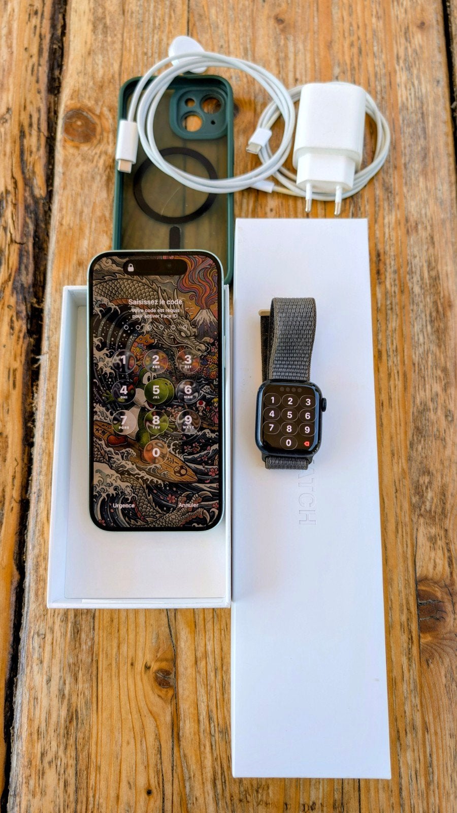 Lot Apple : iPhone 15 (128 Go) + Apple Watch Series 8 (41mm), Télécoms, Enlèvement